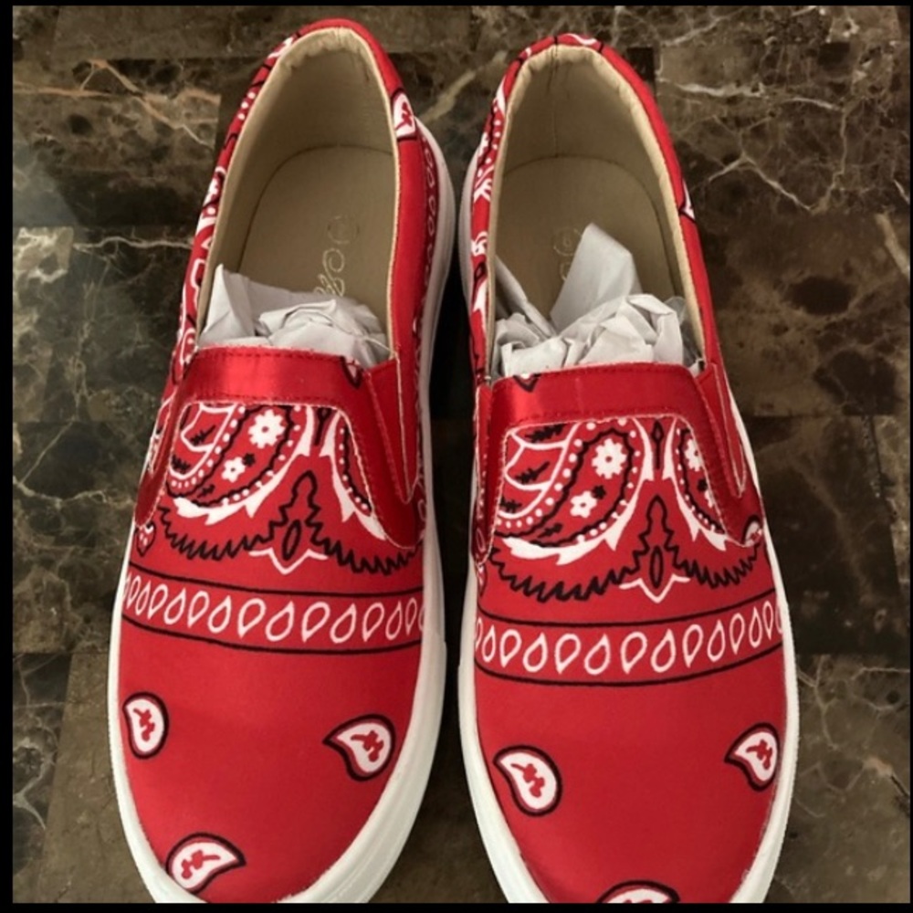 Shoes from @shopofficialbee